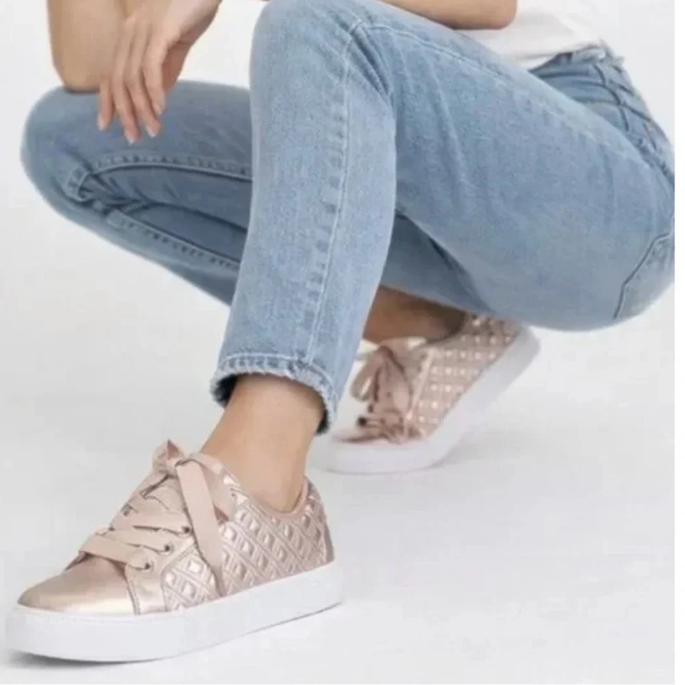 Tory Burch Marion fashion sneakers gold quilted leather size 10